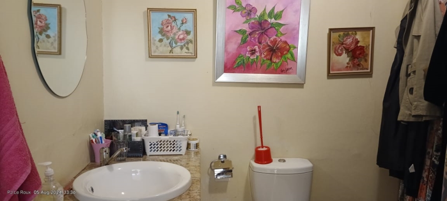 3 Bedroom Property for Sale in Aalwyndal Western Cape